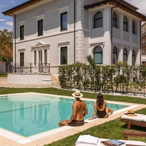 Livia Valeria Palace Apartahotel